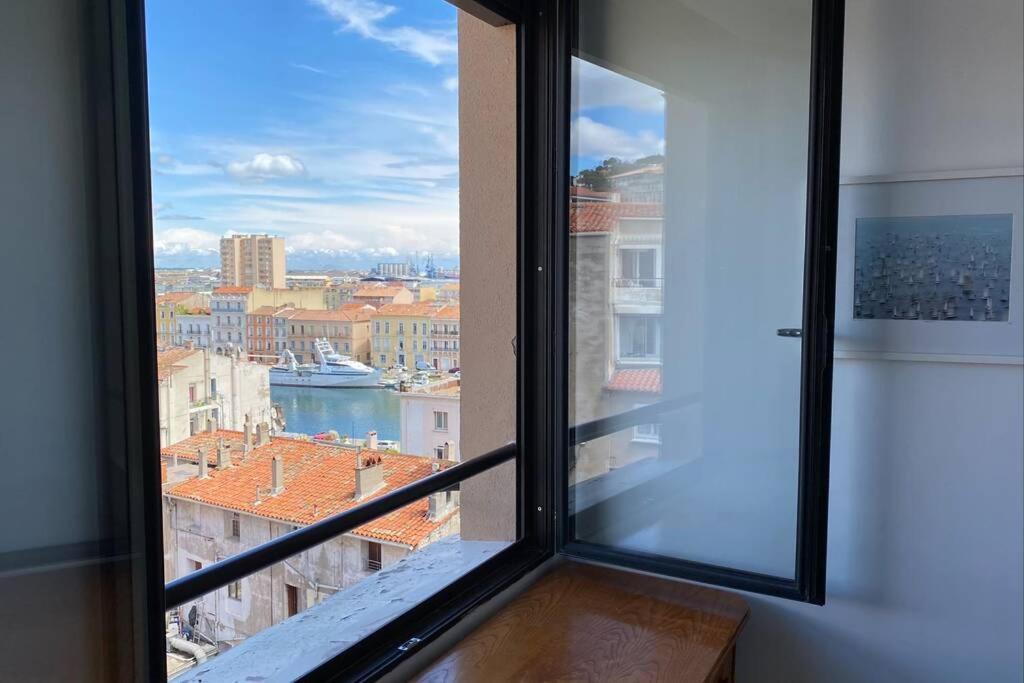 Vues Exceptionnelles Mer, Port Et Toits De Sete Luaran gambar
