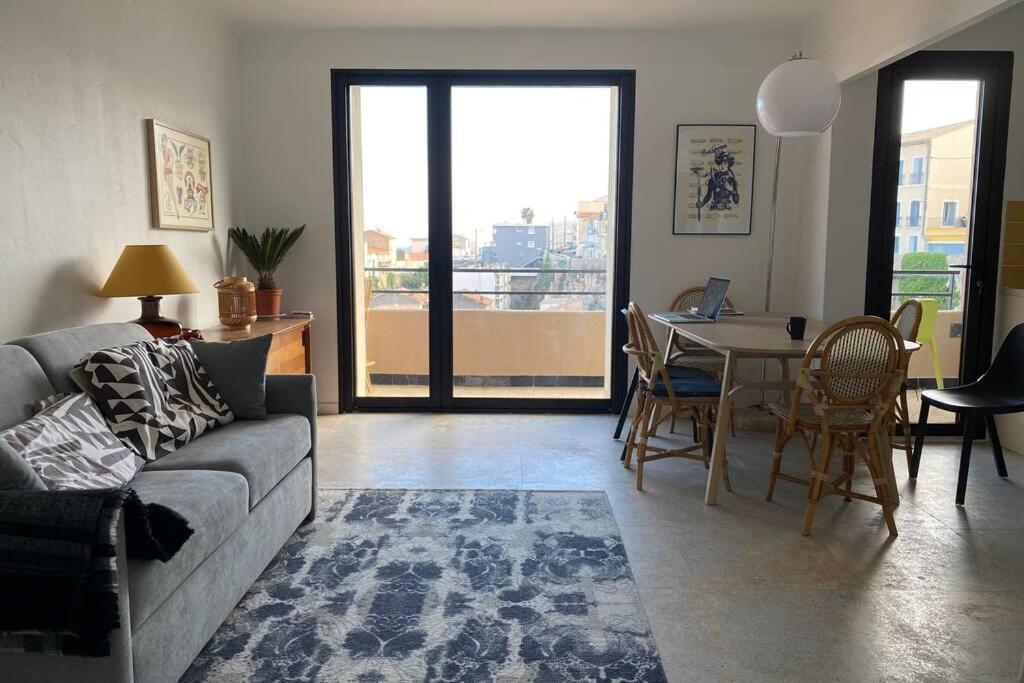 Vues Exceptionnelles Mer, Port Et Toits De Sete Luaran gambar